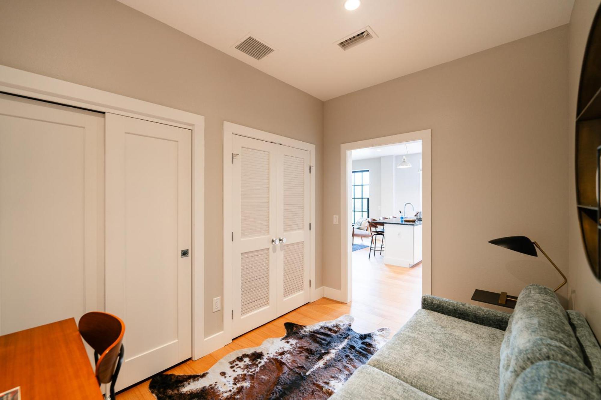 Western 1924 Luxury Lofts Martindale Exteriör bild